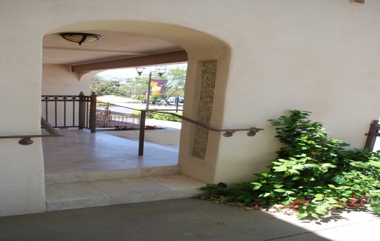 Welcome To Bella Capri Inn & Suites - Patio Entrance