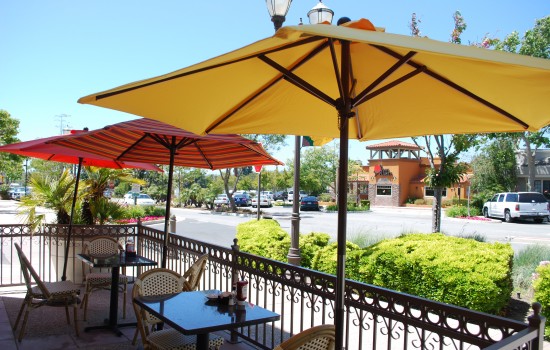 Welcome To Bella Capri Inn & Suites - Patio Seating